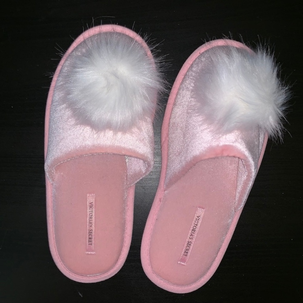 VICTORIA SECRET Pink Slippers